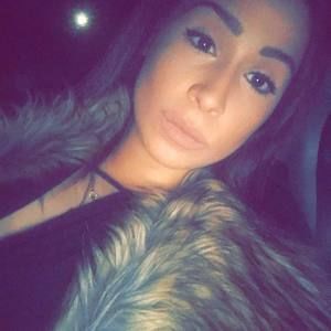 Meet your Posher, Amina